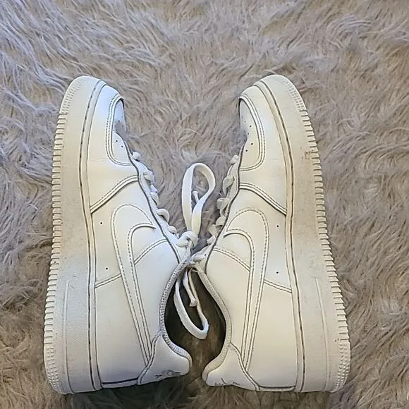 Nike youth white Air force ones size 6y
