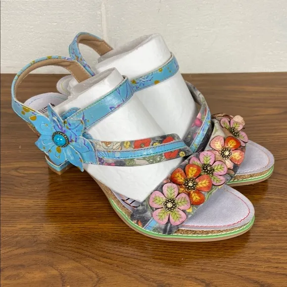 NWOT L'Artiste by Spring Step Blue/Pink Chunky Heels Floral Embellishments EU40