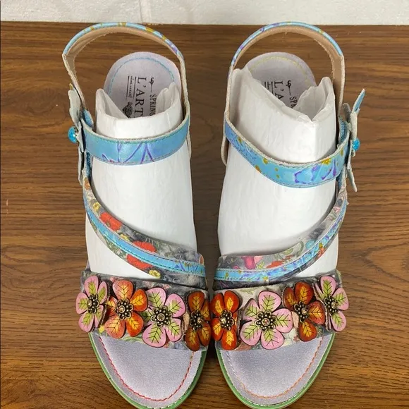 NWOT L'Artiste by Spring Step Blue/Pink Chunky Heels Floral Embellishments EU40