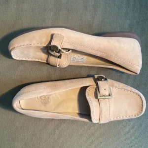NWOT UGG Crawford Shoes Suede Driving Moccasin Loafers Women's Size 6