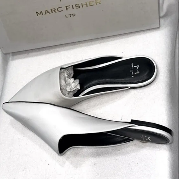 NWT Marc Fisher White Sheen Flat Slip on Leather Mules shoes Sz 10 NIB $130
