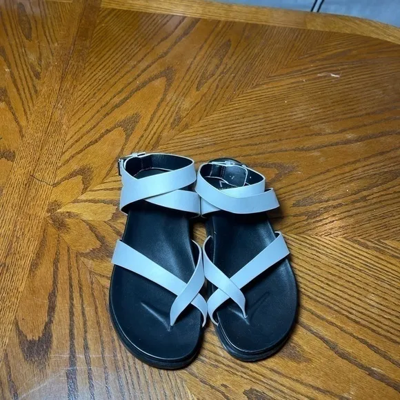NWT MARC FISHER - Yarina women leather sandals white Sz 7.5