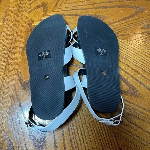 NWT MARC FISHER - Yarina women leather sandals white Sz 7.5