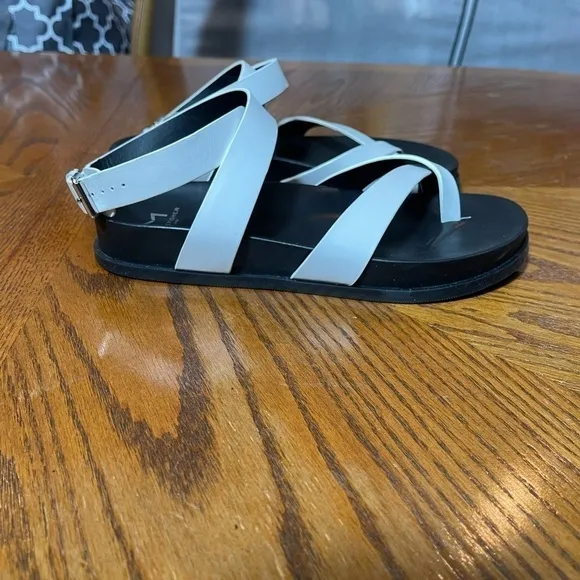 NWT MARC FISHER - Yarina women leather sandals white Sz 7.5