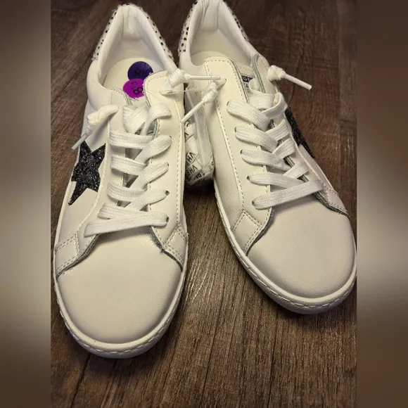 NWT (no box) | Vintage Havana | CARLA | White‎ Cheetah | MSRP $110