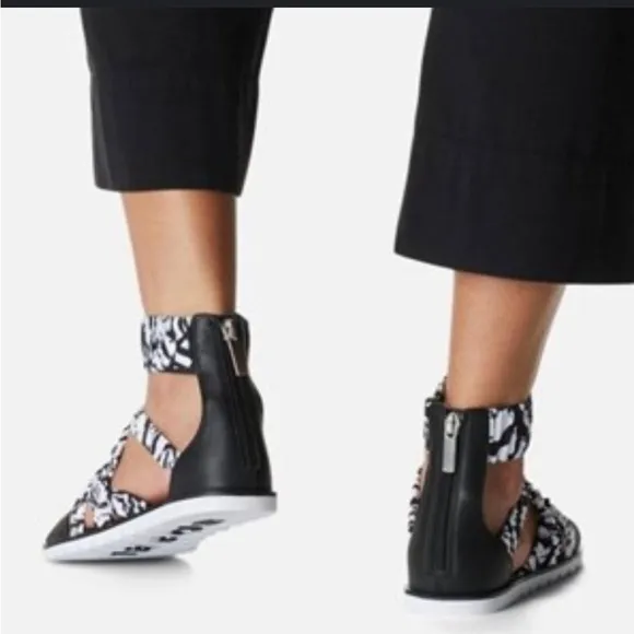 NWT Sorel Ella II Ankle Strap Sandals