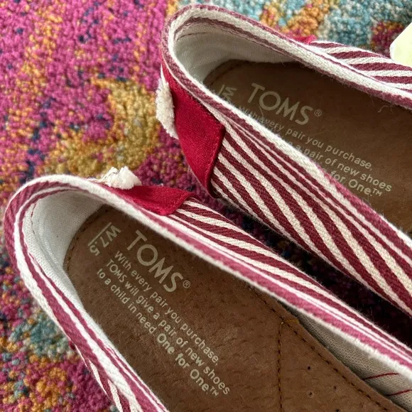 NWT Toms | Women’s University Red Rope heel slip on shoes, red/cream stripes 7.5
