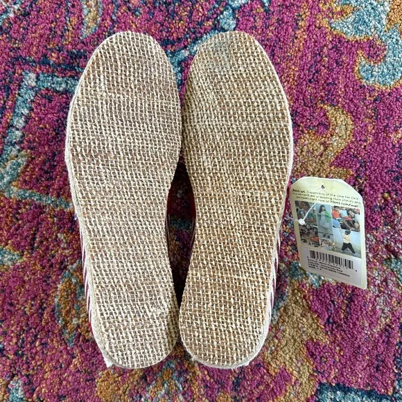 NWT Toms | Women’s University Red Rope heel slip on shoes, red/cream stripes 7.5