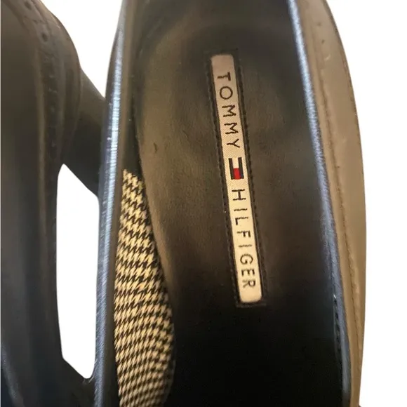 NWT Vintage Tommy Hilfiger Black Leather Chunky Heel Womens Platform Shoes   9.5