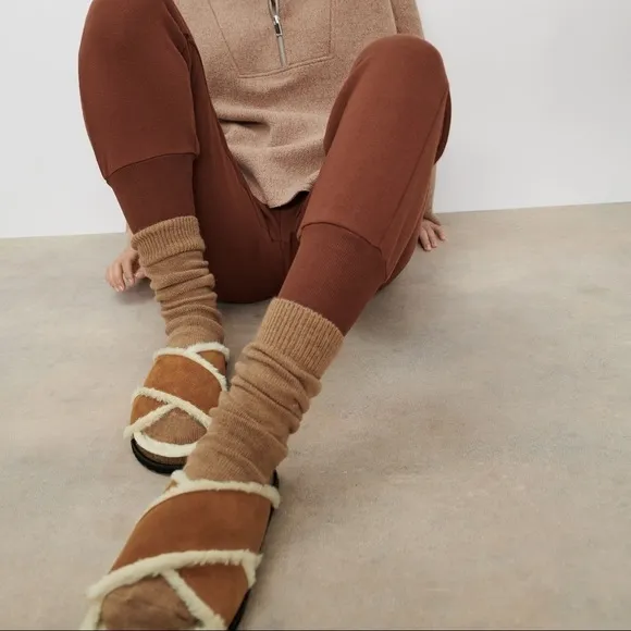 NWT. Zara Natural Faux Fur Flat leather Sandals. Size 7,5.