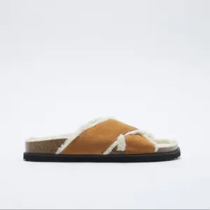 NWT. Zara Natural Faux Fur Flat leather Sandals. Size 7,5.