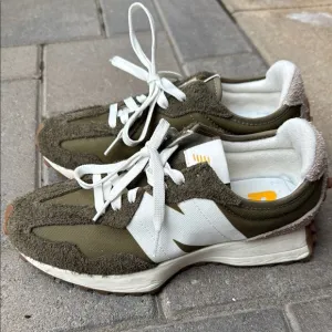 Olive Green Men's Sneakers new balance 327 men’s 9.5 woman’s 9
