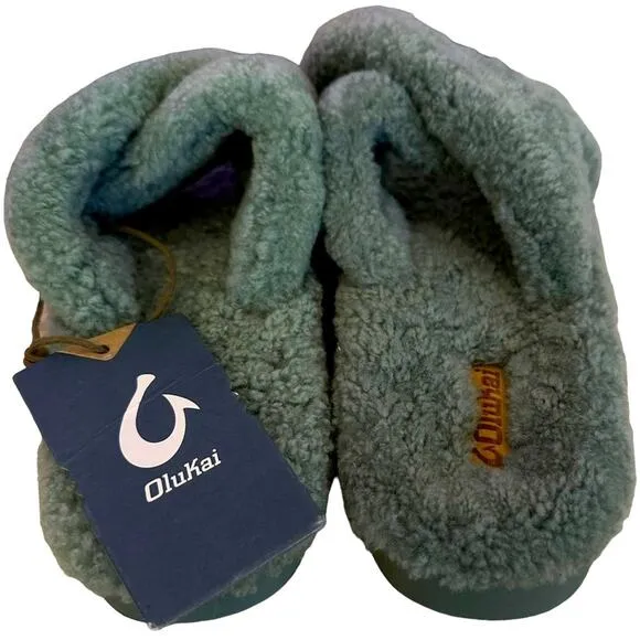 Olukai Hila Heu genuine curly shearling  Slip on left size 7  right size 8