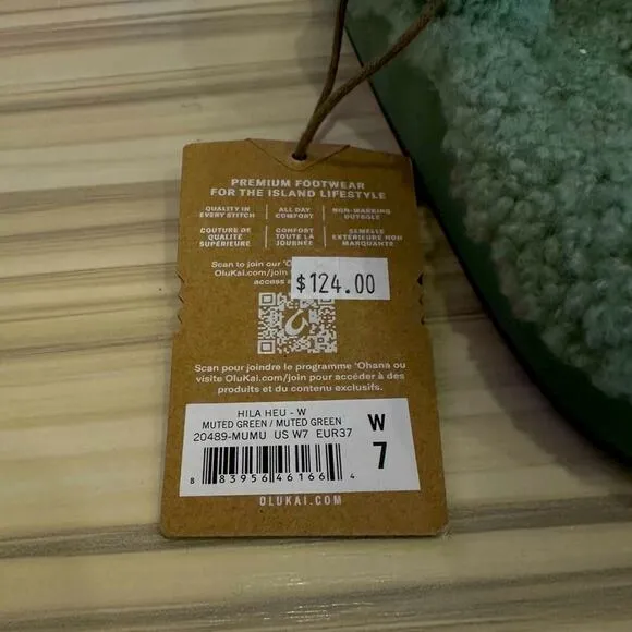 Olukai Hila Heu genuine curly shearling  Slip on left size 7  right size 8