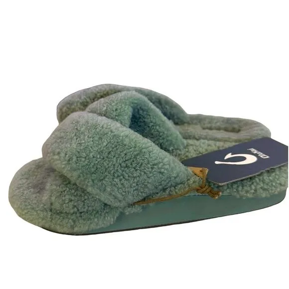Olukai Hila Heu genuine curly shearling  Slip on left size 7  right size 8