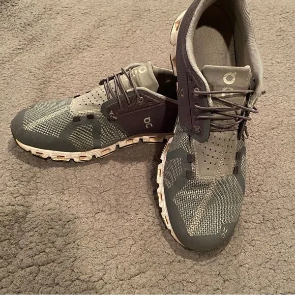 On Cloud Running Cloud 5 Men’s Size 10.5 Olive &amp; Grey