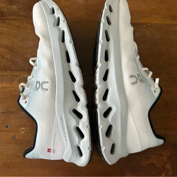On Running Cloudtilt Men's White Athletic Shoes Size 10.5
