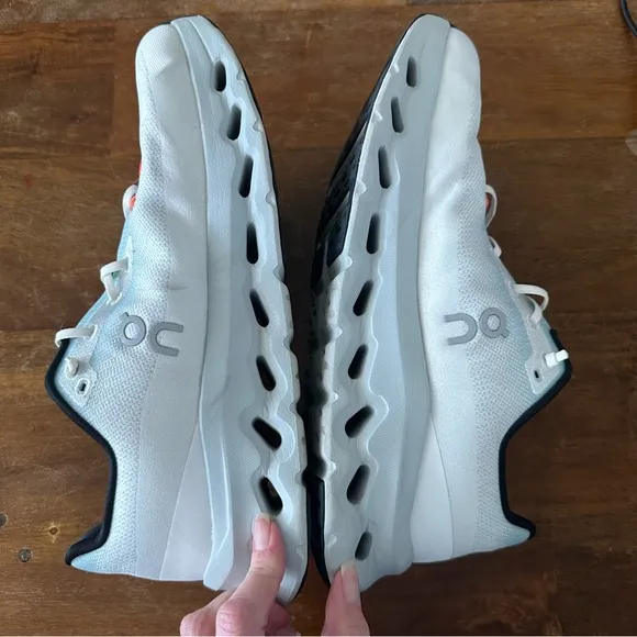 On Running Cloudtilt Men's White Athletic Shoes Size 10.5