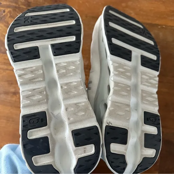 On Running Cloudtilt Men's White Athletic Shoes Size 10.5