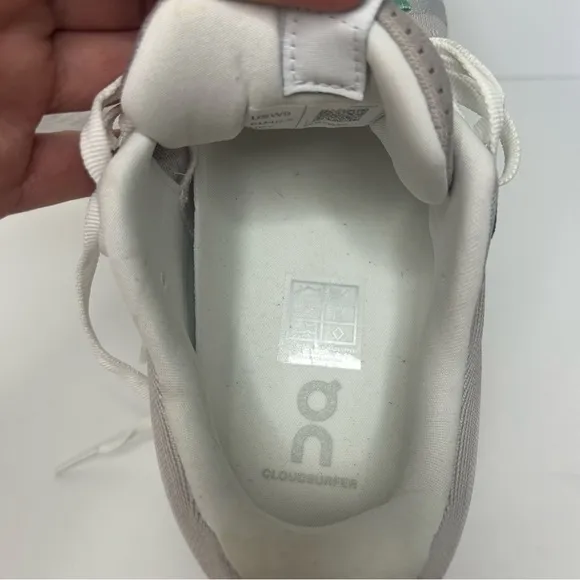 On Running On Cloudsurfer Sneakers Sz 9 Pearl Ivory