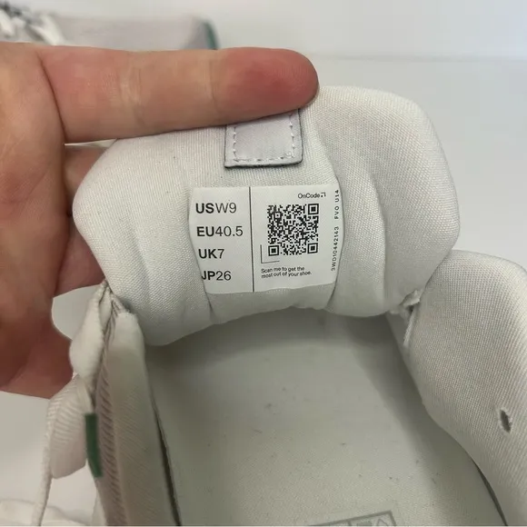 On Running On Cloudsurfer Sneakers Sz 9 Pearl Ivory
