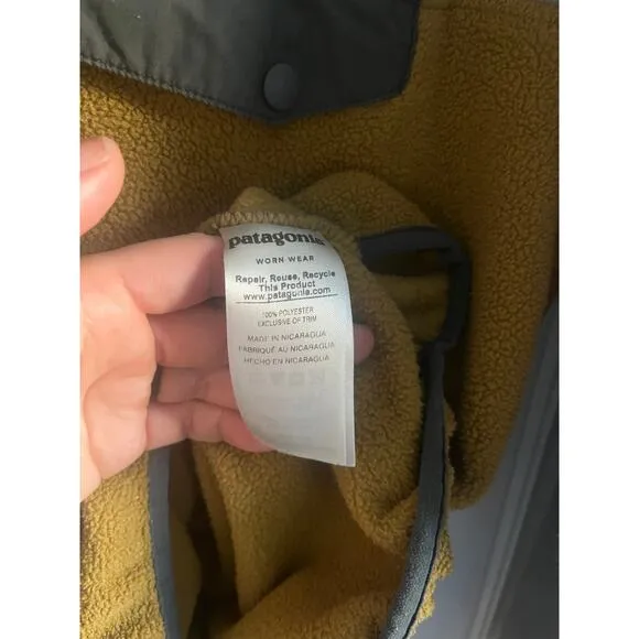 Patagonia synchilla pull over sweater mustard gray size medium