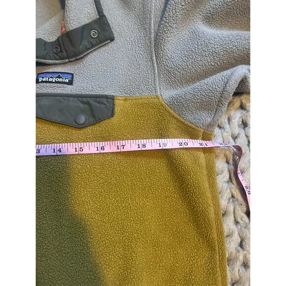 Patagonia synchilla pull over sweater mustard gray size medium