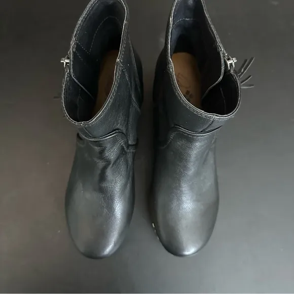 Patricia Nash Rafael Women's Booties Black Leather Side Zip Wood Heel 7M NEW