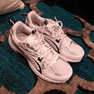 Puma Milenio Tech Warm White Silver Men Unisex LifeStyle Casual Shoes size 10.5