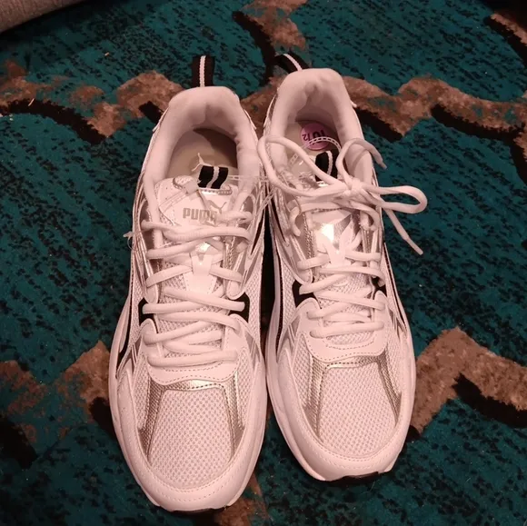 Puma Milenio Tech Warm White Silver Men Unisex LifeStyle Casual Shoes size 10.5
