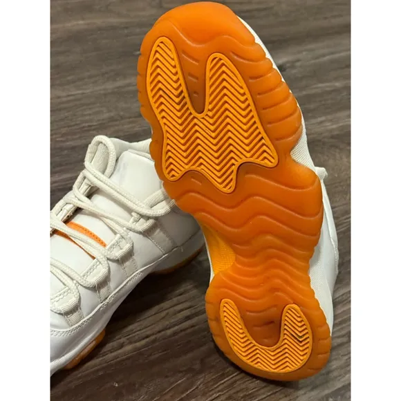 RARE Nike Air Jordan Retro 11 XI Low GG Youth Citrus White (580521-139) Sz 6.5Y