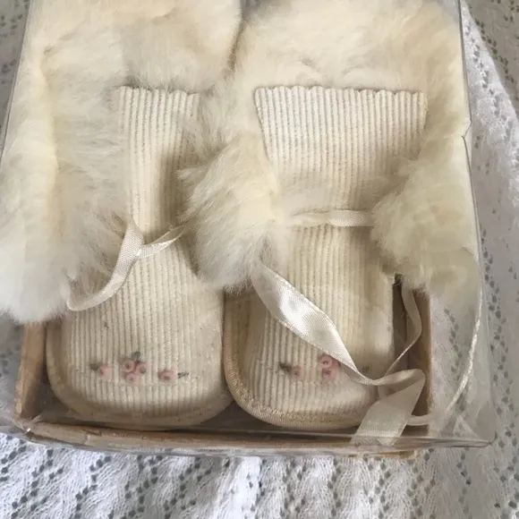 Rare Vintage 1950’s Fur Lined Baby Shoes