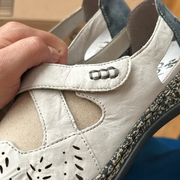 Rieker Women Daisy Mary Jane Shoe cream Gray  colorBlock closed ballerina  9.5 M