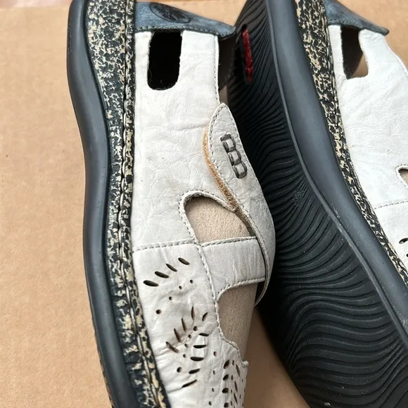 Rieker Women Daisy Mary Jane Shoe cream Gray  colorBlock closed ballerina  9.5 M