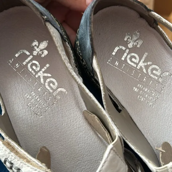 Rieker Women Daisy Mary Jane Shoe cream Gray  colorBlock closed ballerina  9.5 M