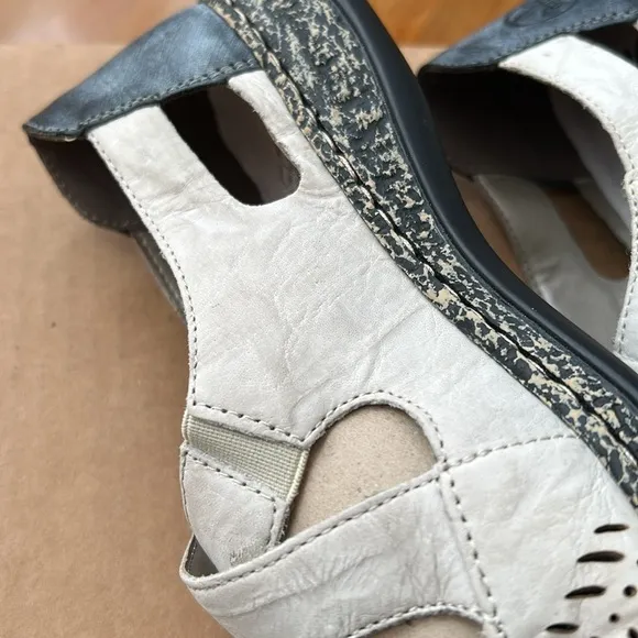 Rieker Women Daisy Mary Jane Shoe cream Gray  colorBlock closed ballerina  9.5 M