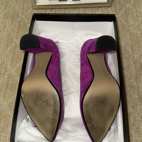 Saks Fifth Avenue Ultra Violet Suede Pointed Toe Chunky Heel Pump - EUC