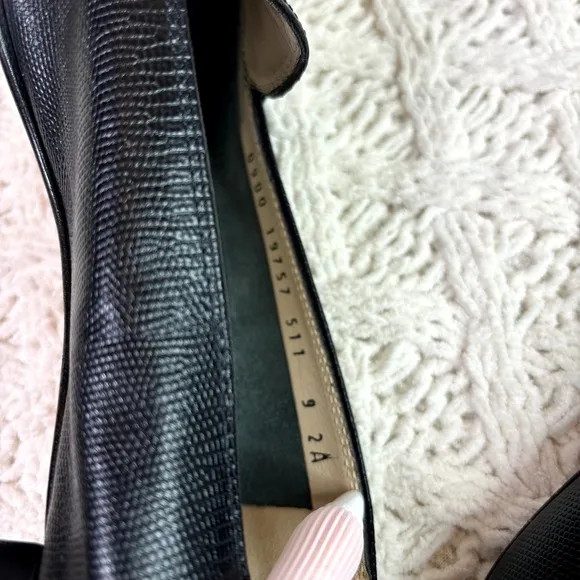 Salvatore Ferragamo Black Leather Women's Loafers Shoes Size 9 Made in Italy