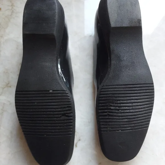 Salvatore Ferragamo Black Patent Shoes ~ sz 7.5 B