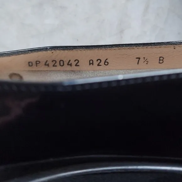 Salvatore Ferragamo Black Patent Shoes ~ sz 7.5 B