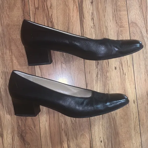 salvatore ferragamo Gancini Logo Pumps