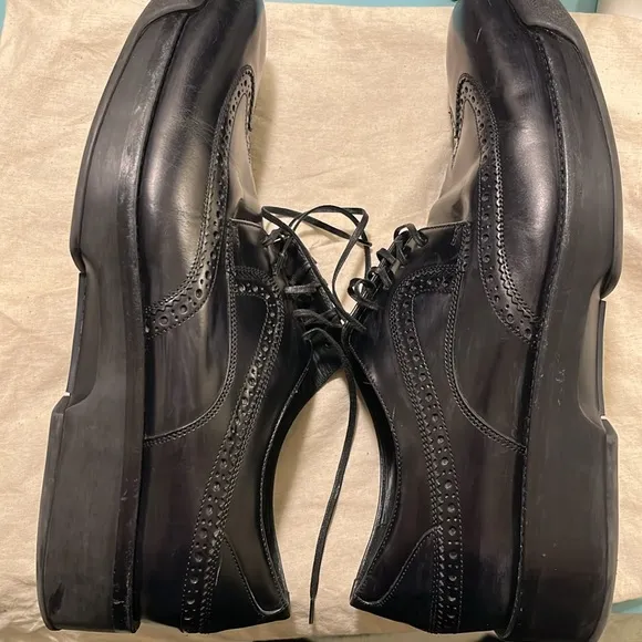 Salvatore Ferragamo leather Black Men's Dress Shoes/loafers Sz 10 made in Italy