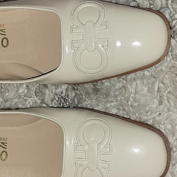 SALVATORE FERRAGAMO  VINTAGE/  BONE SHOES