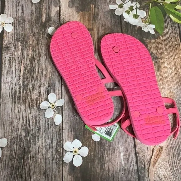 SANUK HOT PINK SUMMER SANDALS