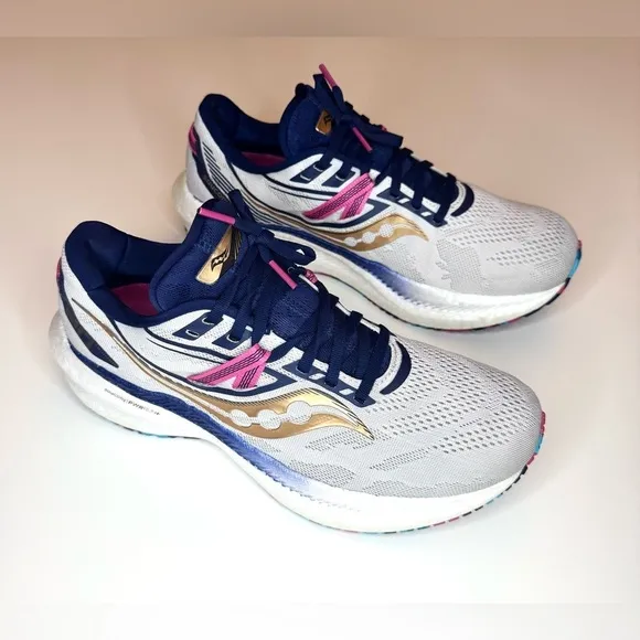 Saucony Triumph 20 Shoes Women's 10.5 Gray Low Top Running Athletic Sneakers