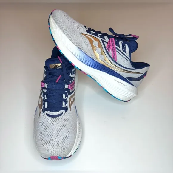 Saucony Triumph 20 Shoes Women's 10.5 Gray Low Top Running Athletic Sneakers