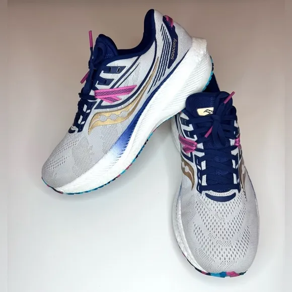 Saucony Triumph 20 Shoes Women's 10.5 Gray Low Top Running Athletic Sneakers