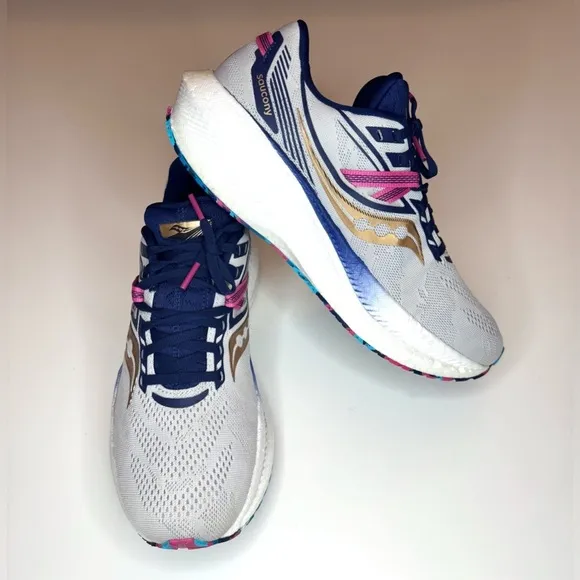 Saucony Triumph 20 Shoes Women's 10.5 Gray Low Top Running Athletic Sneakers