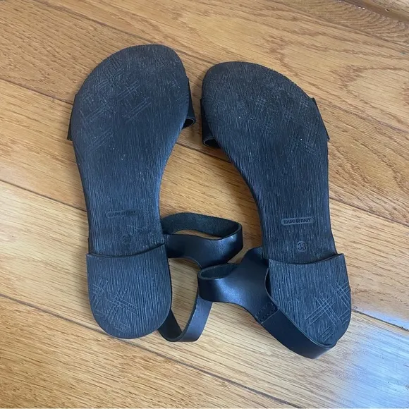 Sesto Meucci Beaded Black Flat Sandals with ankle strap made in Italy, size 7.5