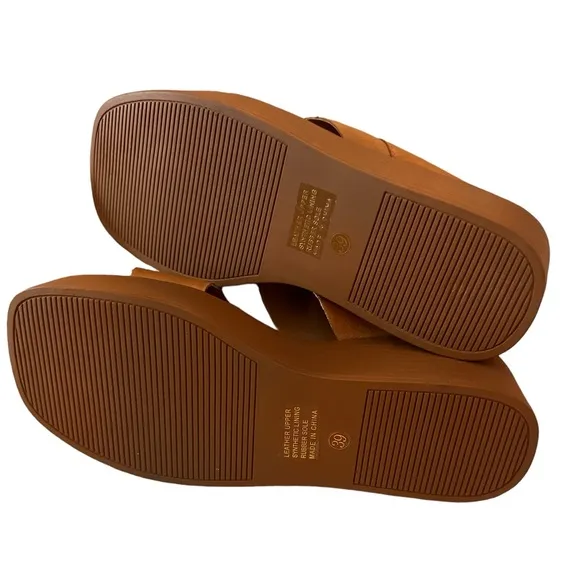 Silent D Undonestto Platform Dark Tan Leather Slide Sandals, size 39 / 8.5